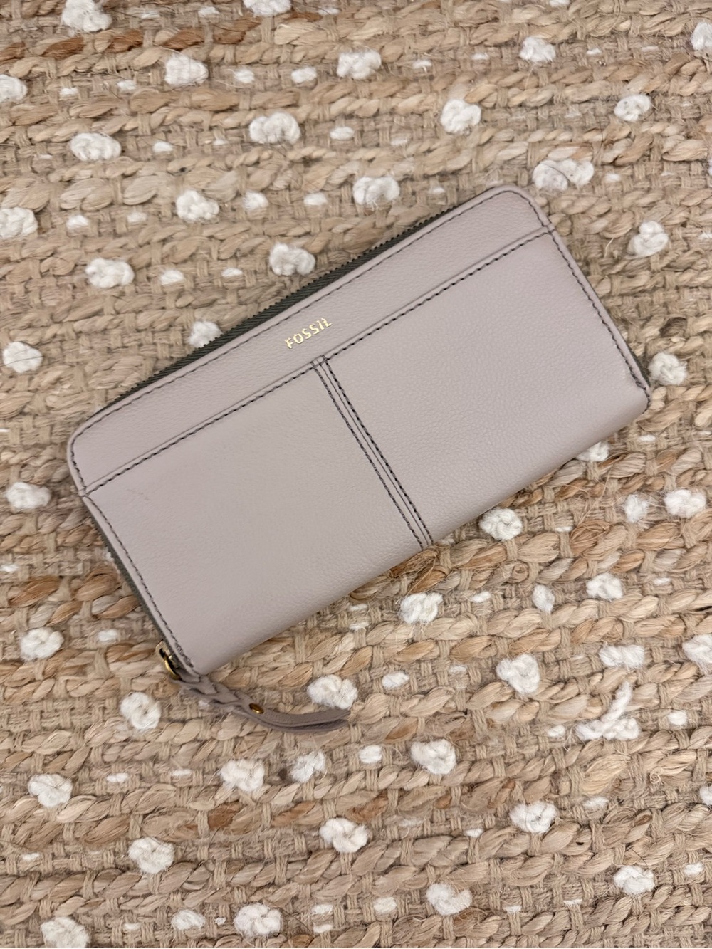 EUC with tags - Fossil Tara Zip-Around Leather Wallet in Light Taupe/Graystone